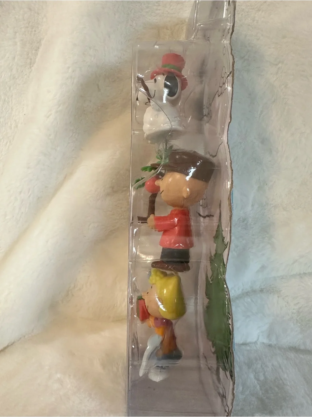 Peanuts Holiday Figures Pack - Snoopy, Charlie Brown and Sally